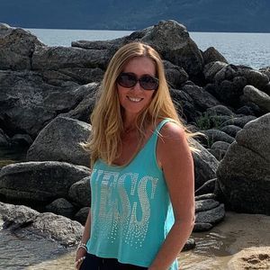 Meet your Posher, Zora